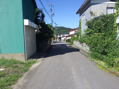 【前面道路含む現地写真】 | 大館市川口字洞バミ・売地