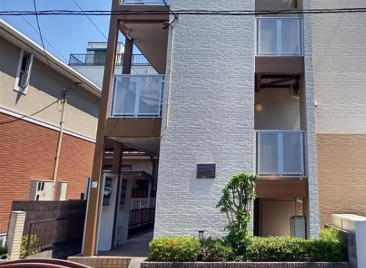 レオパレスサンシンのエントランス