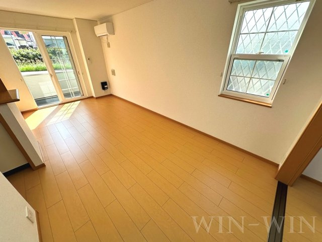 リーヴァ菅池 Bの居間・リビング