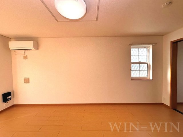 リーヴァ菅池 Bの居間・リビング