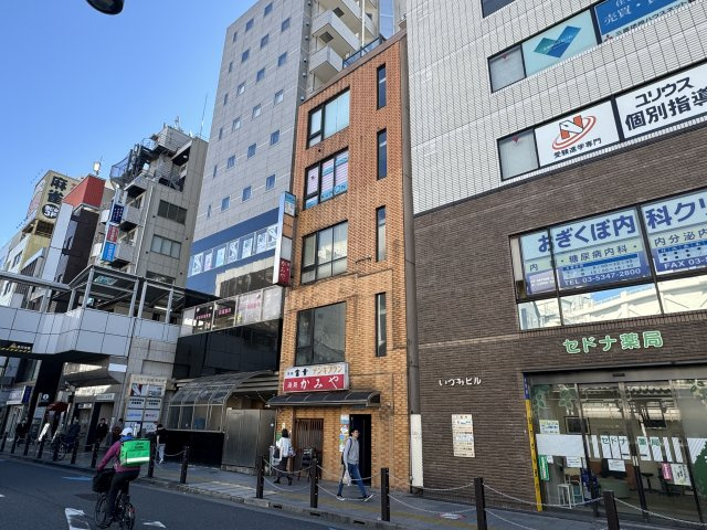 小山ビルの外観