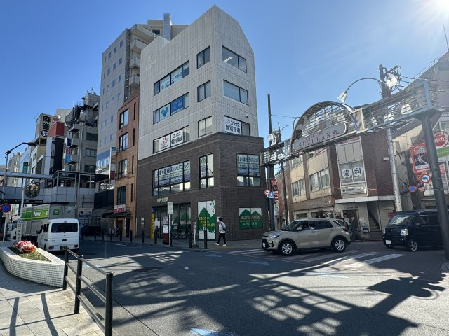 小山ビルの周辺
