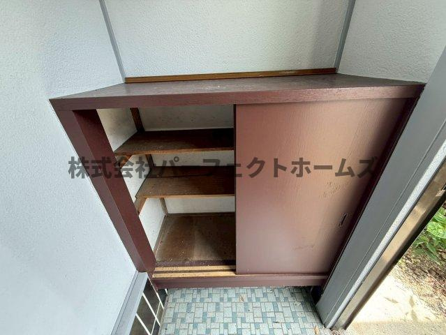 養父元町テラスハウス　賃貸の収納|たっぷりとした収納スペースです