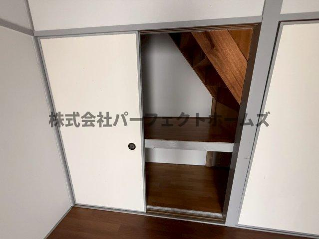 養父元町テラスハウス　賃貸の収納|便利な収納スペースです