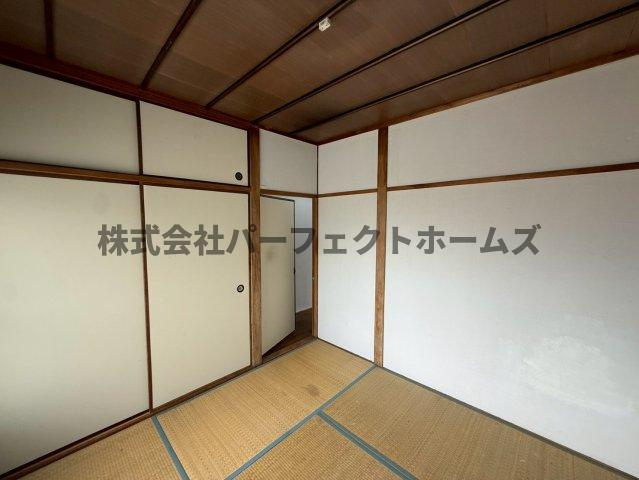 養父元町テラスハウス　賃貸の和室|畳の上でゆっくりとくつろげる和室です