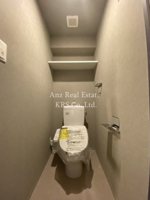 【トイレ】 | ルフォンプログレ天満橋 | 上部に収納棚付き！補充品など収納して頂けます♪