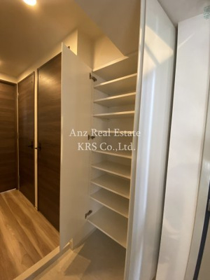 【収納】 | ルフォンプログレ天満橋 | 玄関には天井高のシューズボックスがあります！