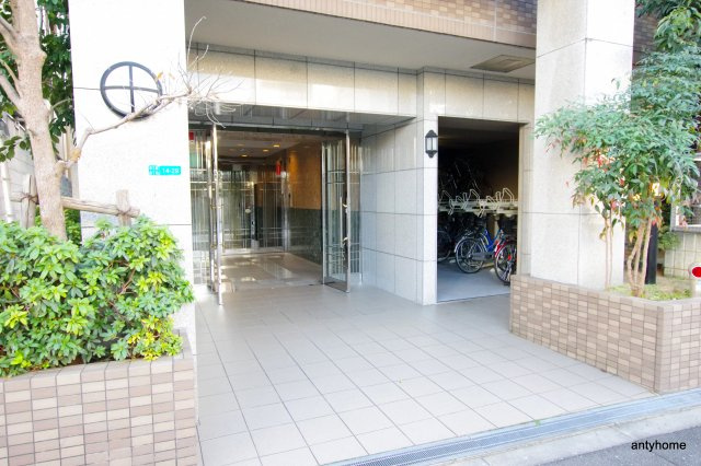 リーガル新大阪Ⅱ　仲介手数料無料のエントランス
