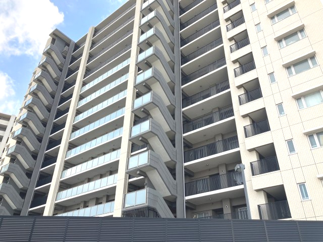 パークアソシア ザ・ガーデンの外観|総戸数103戸、敷地内駐車場104台あり！