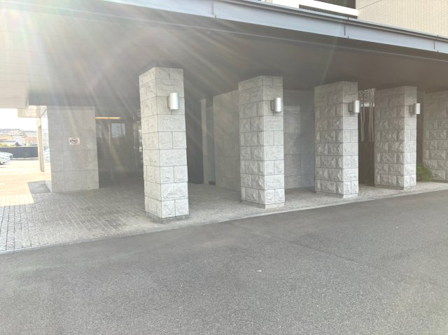 パークアソシア ザ・ガーデンのエントランス|エントランスなどの共用部は綺麗に管理されています！