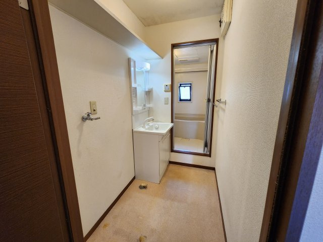 【独立洗面台】 | 独立洗面化粧台が付いています