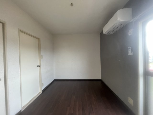 クレスコ Ｂ棟の居間・リビング