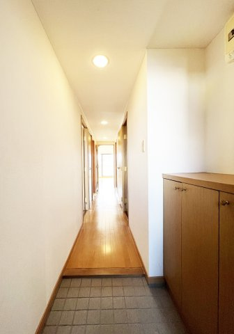 コムフォートブル松ノ内の玄関