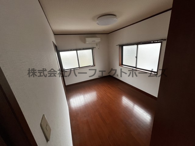 高田1丁目戸建の洋室|使い勝手のいい洋室です