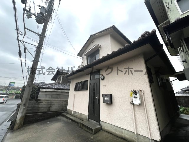 高田1丁目戸建の外観|外観もきれいです