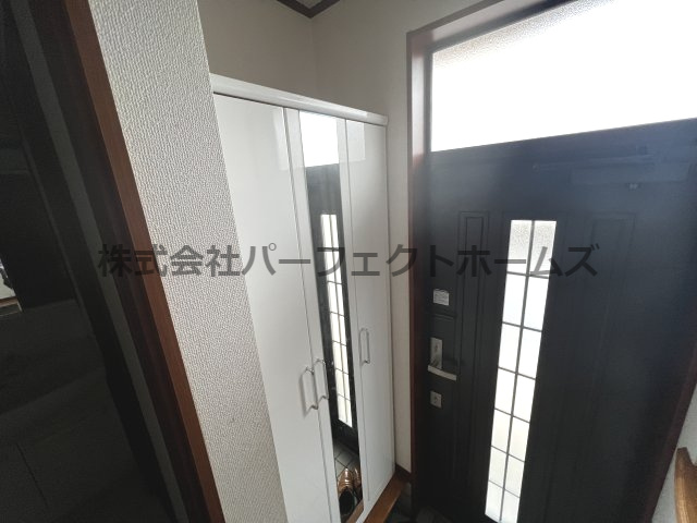 高田1丁目戸建の収納|シューズボックス　姿鏡付！