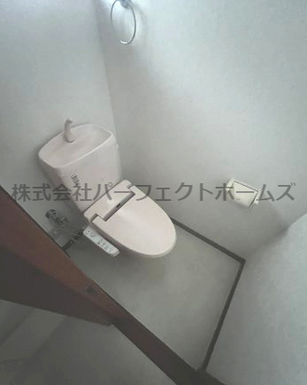 高田1丁目戸建のトイレ|コンパクトで使いやすいトイレです