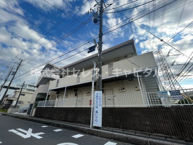 ルピナスD棟の外観