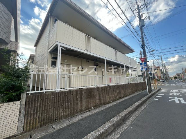 ルピナスD棟の外観