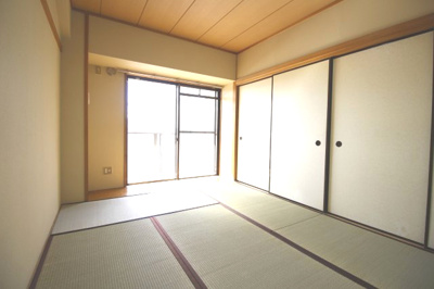【和室】 | UKマンション | 畳の上でゆっくりとくつろげる和室です