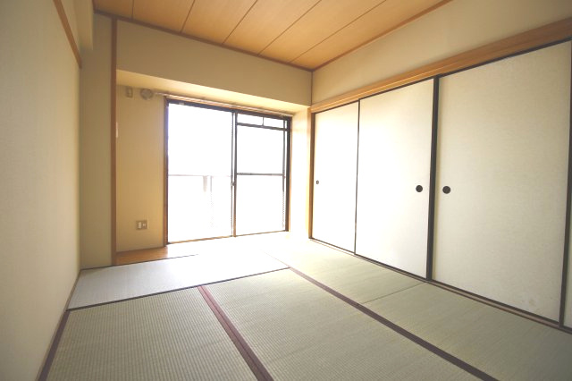 【和室】 | UKマンション | 畳の上でゆっくりとくつろげる和室です