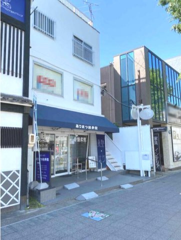 有松ビルの外観