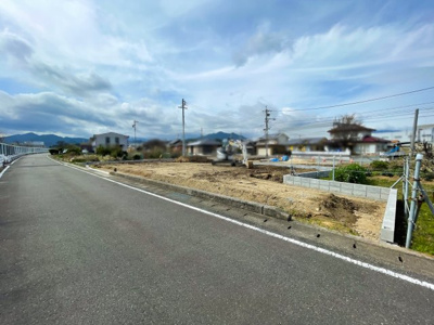 【前面道路含む現地写真】 | 亀山市太岡寺町《全3区画》