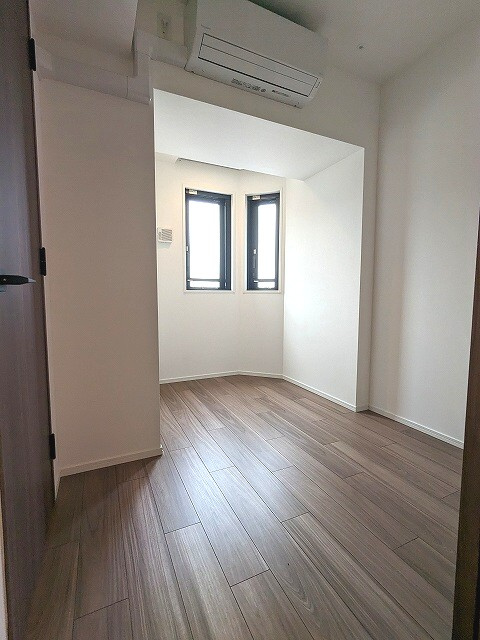 J.GRAN Court浅草の設備|4.2帖洋室
エアコン付き
ウォークインクローゼット