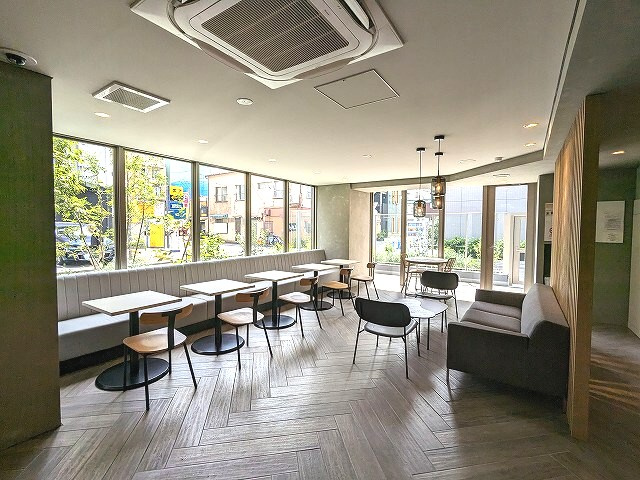 J.GRAN Court浅草のロビー|1Fのワークラウンジ
Wi-Fi、エアコン完備
