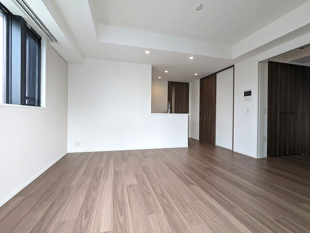 J.GRAN Court浅草の設備|カウンターキッチン
南向き角部屋2面採光、日当り眺望良好
全室エアコン設置済
インターネット使用料無料
ペット可小型犬1匹
