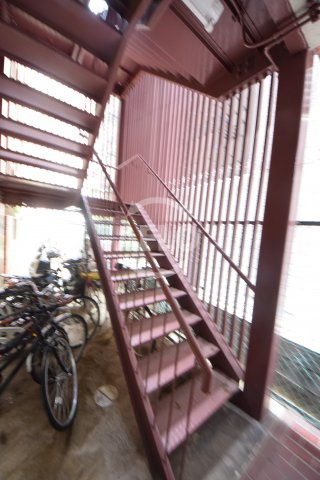 ライオンズマンション上六　五条小学校区のその他共用部分|ライオンズマンション上六　共用階段