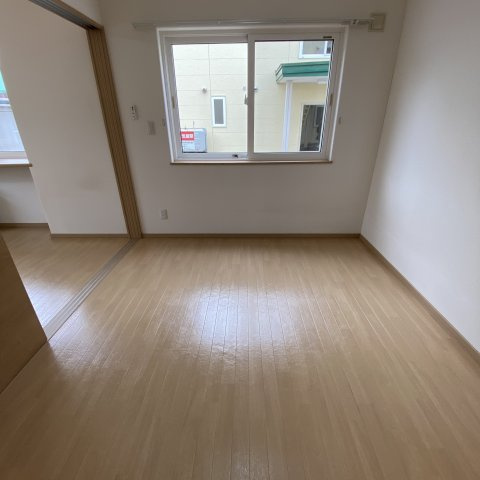 マヤパティオ　Ａ棟　（室蘭市共同住宅事業）の洋室|個人の部屋や寝室として使える洋室です