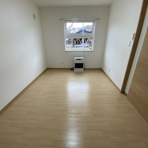 マヤパティオ　Ａ棟　（室蘭市共同住宅事業）の洋室|使い勝手のいい洋室です