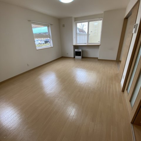 マヤパティオ　Ａ棟　（室蘭市共同住宅事業）の居間・リビング|使いやすい居間です