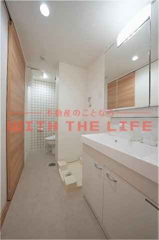 グランジュール大手町の洗面所|明るい洗面所です