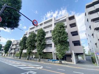 【外観】 | 2011年築の築浅マンション。5階・6階の最上階メゾネット住戸。6階部分は当住戸合わせ2世帯のみ