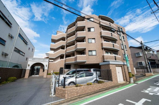 【外観】 | 別府駅まで徒歩6分の好立地。天神・博多へのアクセス便利です。駅周辺は徒歩圏内に生活利便施設が充実しているので、長く快適に暮らせます