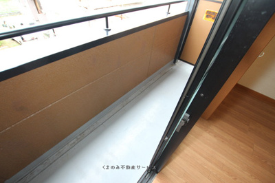 【バルコニー】 | ハイム行村 | 陽当たり良好なバルコニーです
ハイム行村　205号室　2018年9月11日撮影