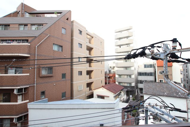 パル・イーストの展望