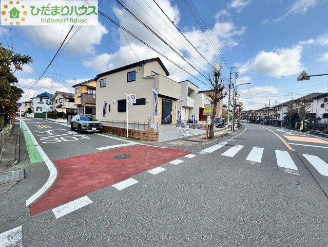 西区プラザ　11期　新築一戸建て　ケイアイテラス　01の前面道路含む現地写真|陽当り・通風良好な角地物件！！