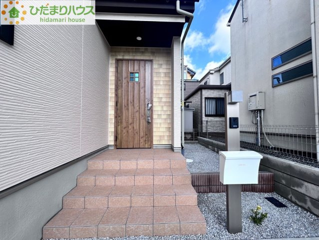 西区プラザ　11期　新築一戸建て　ケイアイテラス　01のエントランス|小学校まで徒歩3分！
お子様の通学も安心な立地(^^)/