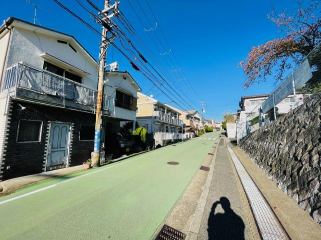 神戸市北区鈴蘭台南町3丁目土地の前面道路含む現地写真