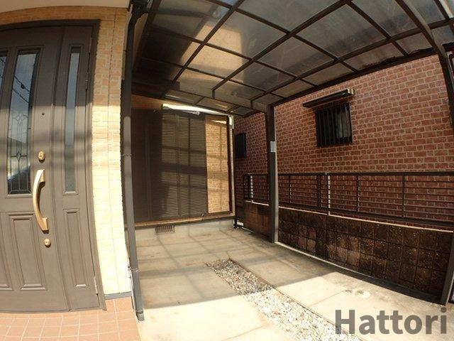 利倉西2丁目戸建の駐車場