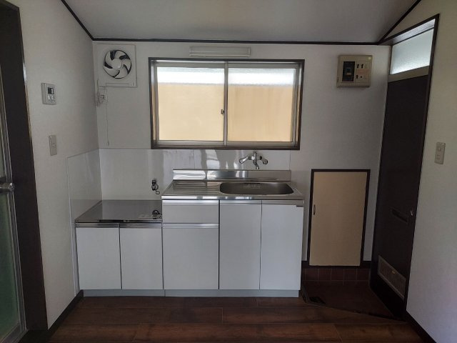 【キッチン】 | 第三小口ハウス | 新品のキッチン　２口ガスコンロ設置可