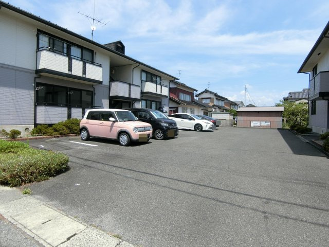 ソシアクレスト　A棟の駐車場