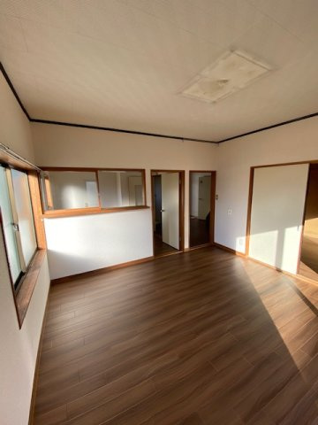 【洋室】 | 泉マンションB