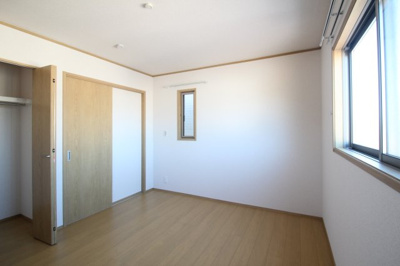 【子供部屋】 | ウィンディタウン貝島Ⅱ E | ２F北側にある洋室です