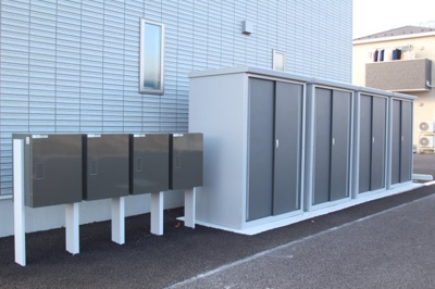 【その他】 | ウィンディタウン貝島Ⅱ E | 宅配BOX＆専用外物置付き