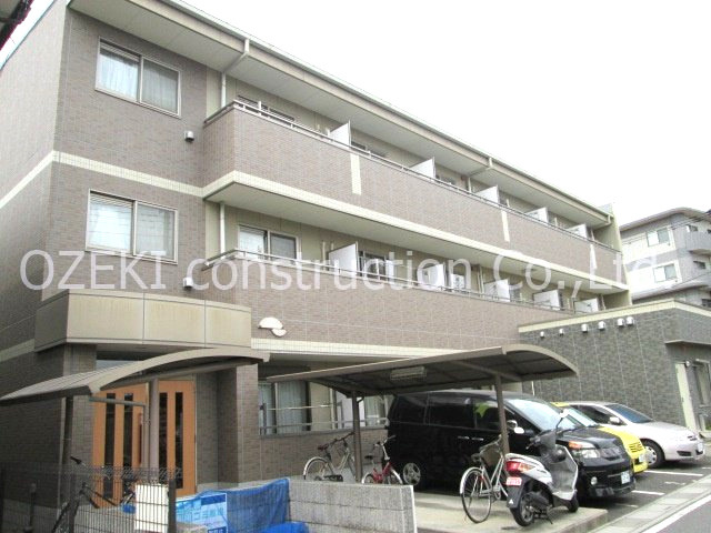 プラシード新越谷の外観