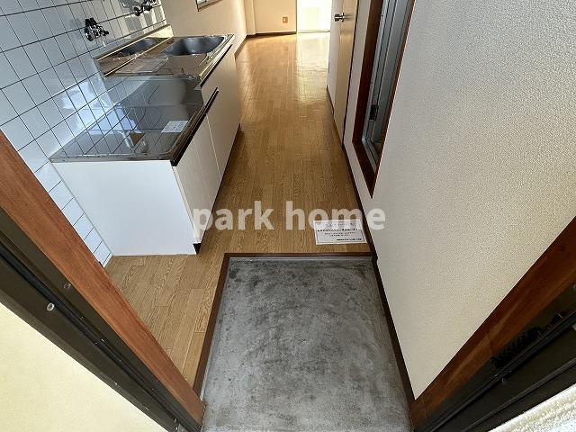 コーポMIKI Ⅰ南棟の玄関|落ち着いた玄関です